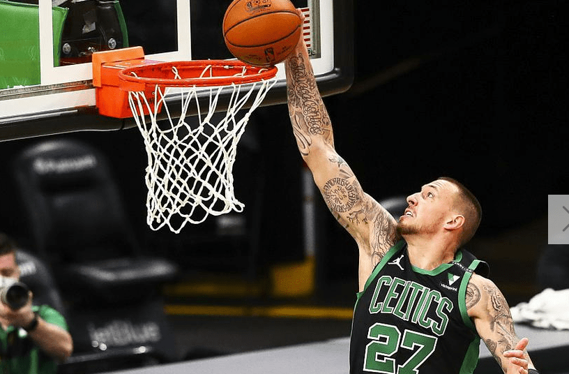 大阪钢巴掀翻弱旅，稳固小组头名