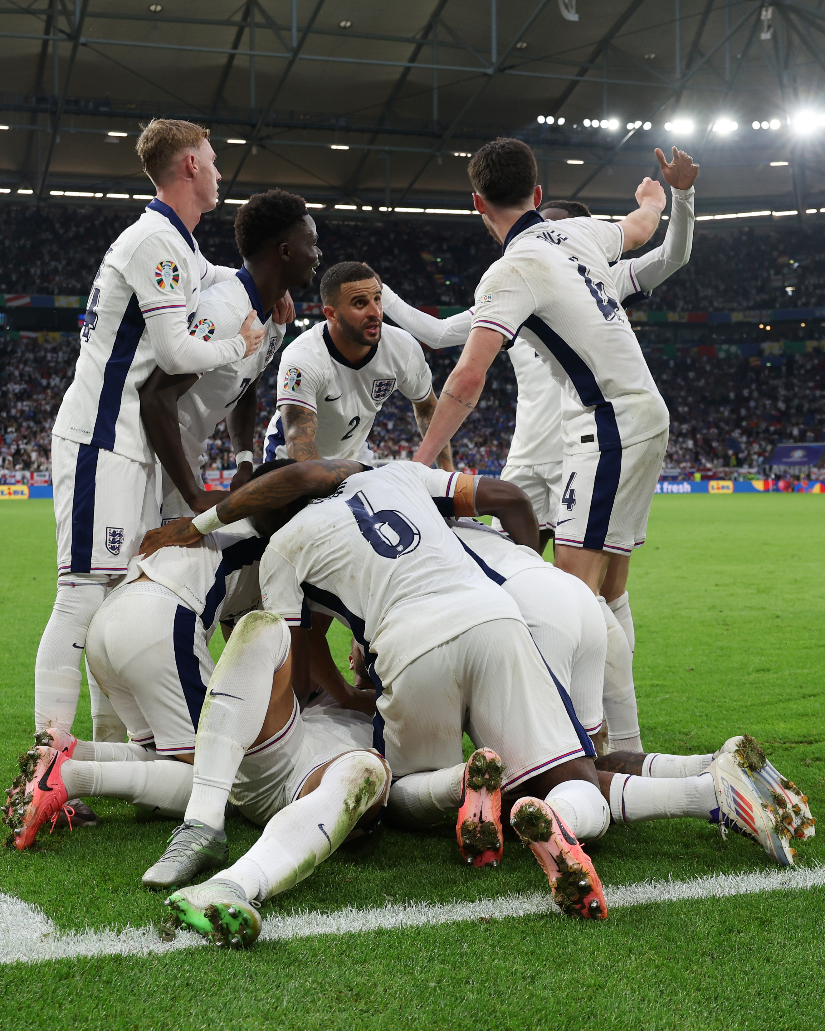 葡萄牙战平英格兰闯入半决赛