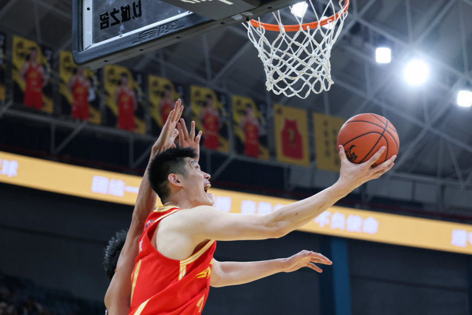 开云-独行侠完胜新疆队，胡金秋关键制胜